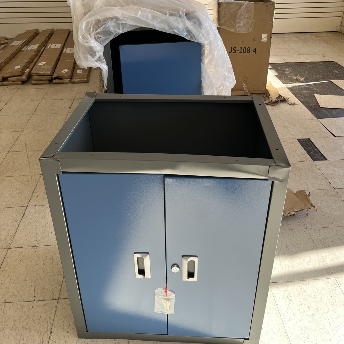 Unused Storage Cabinets 2 Doors Lockable