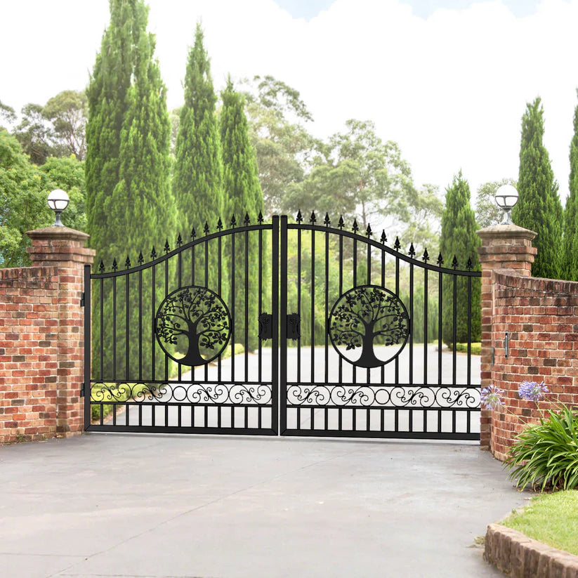 Unused Greatbear Iron Gates 14' -tree no metal ball - EPE foam (MSRP: $2,200)