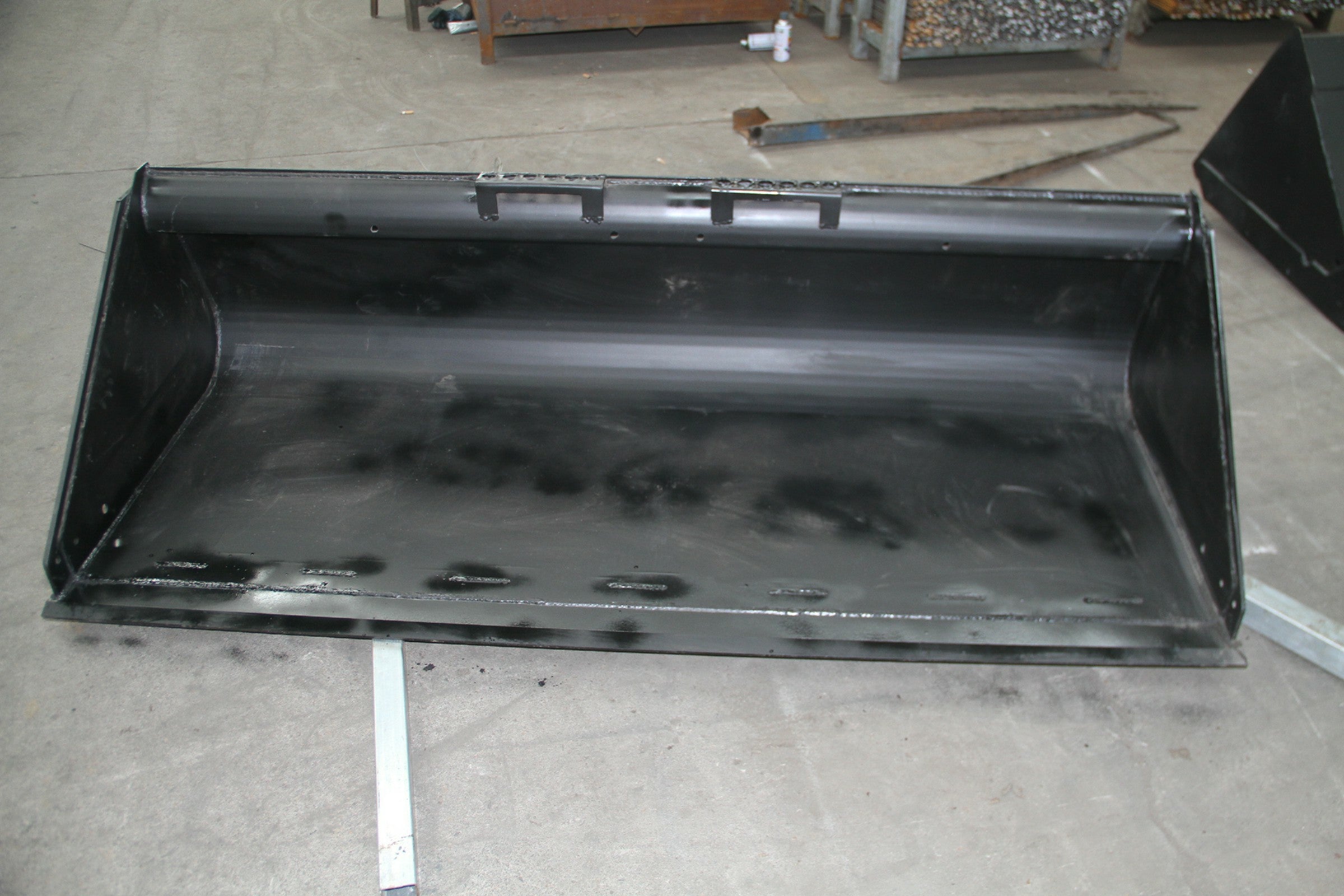 Unused Skid Steer Bucket 72'' (MSRP: $1,890)