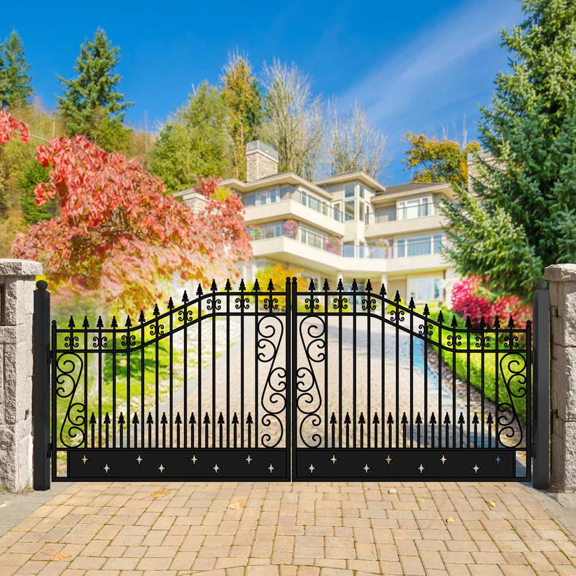 Unused Greatbear 18ft Iron Gate. artwork Star in the Middle - EPE foam (MSRP: $2,400)
