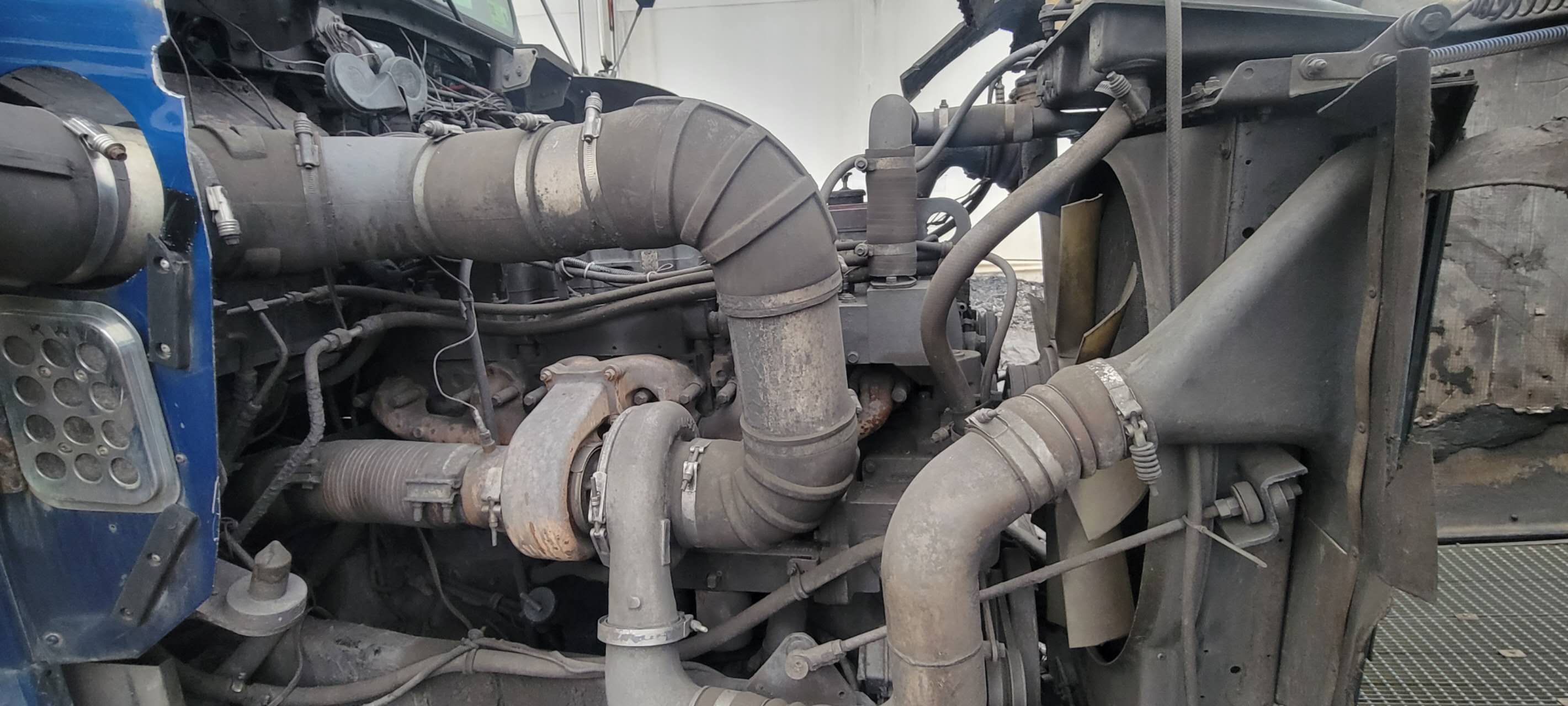 Used 1996 Kenworth Construction Truck - tractor