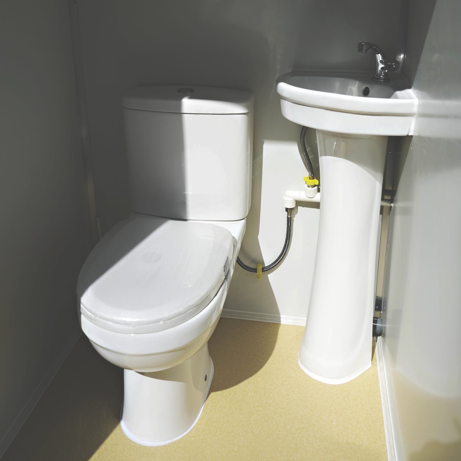 Bastone 2 Private Toilet Stalls Portable Restroom