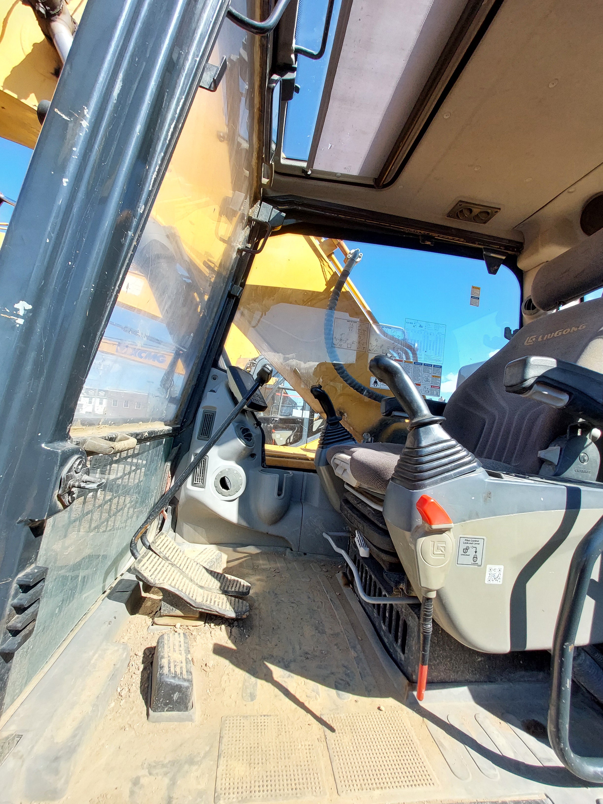 Used LiuGong Excavator CLG922E