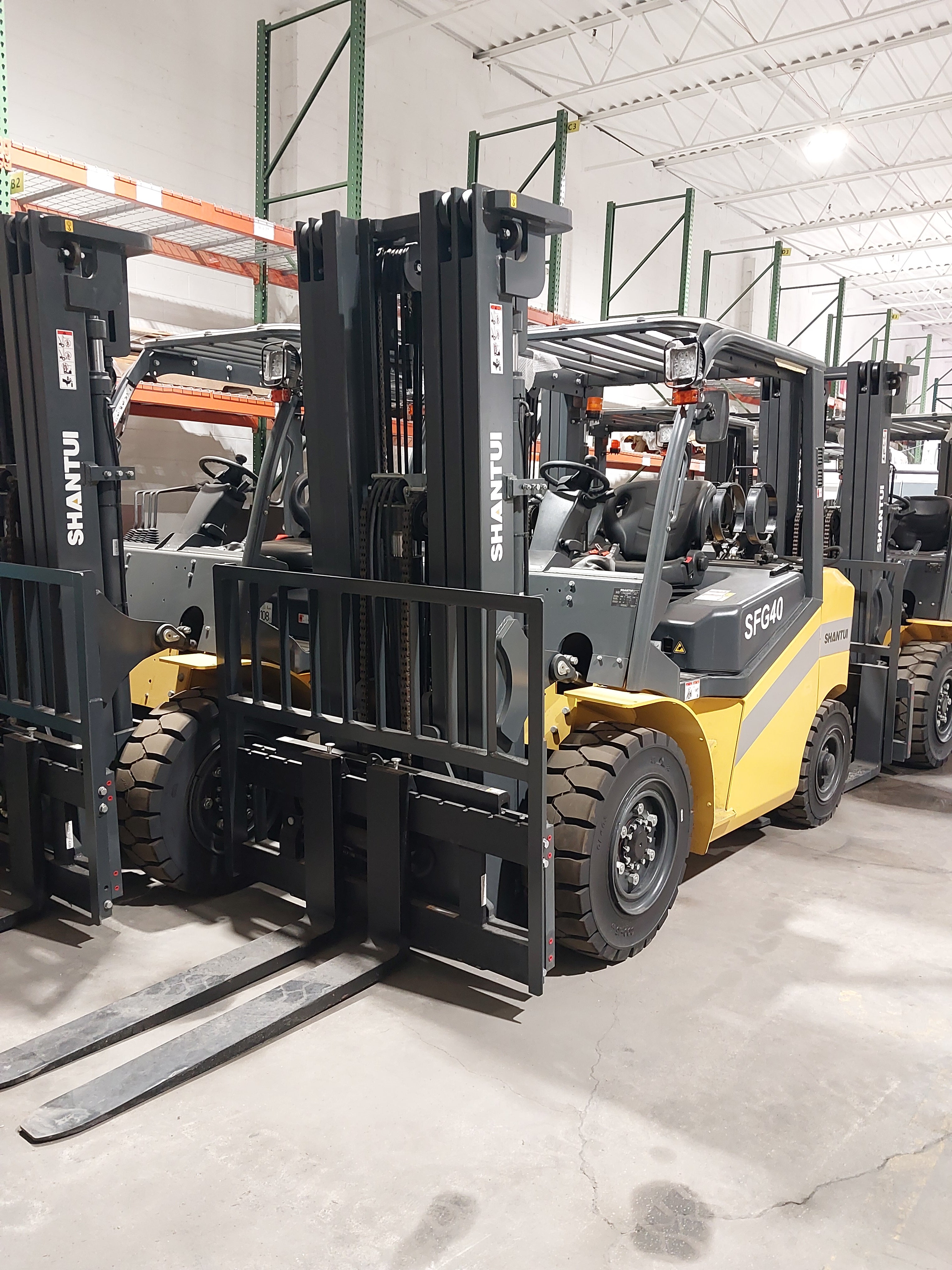 Unused Shantui Forklift SFG40 (MSRP: $54,500)