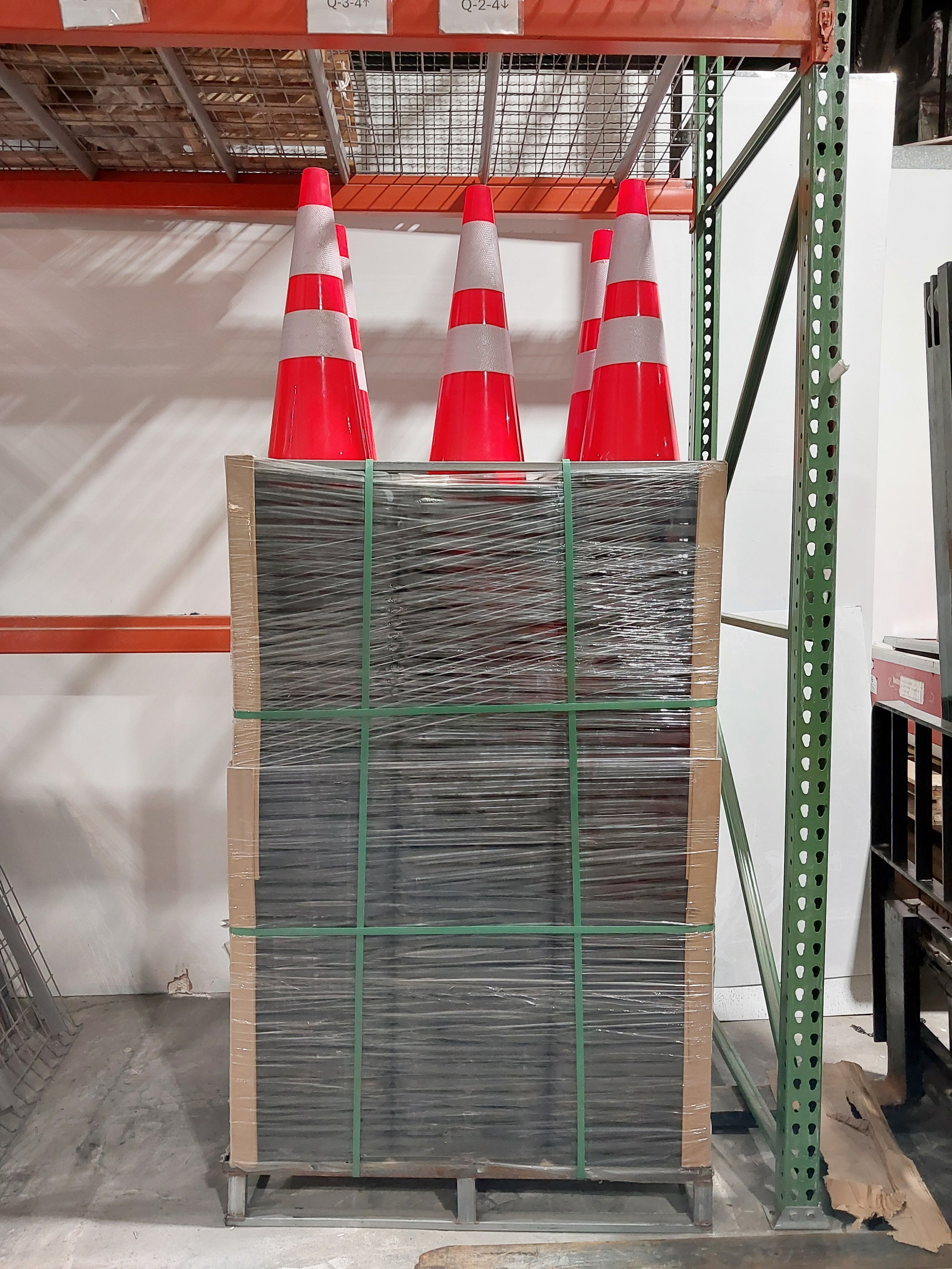 Unused 28" H Traffic Cones Safety Road Parking Cone With Black Weighted Base 1pc (MSRP: $15.5)