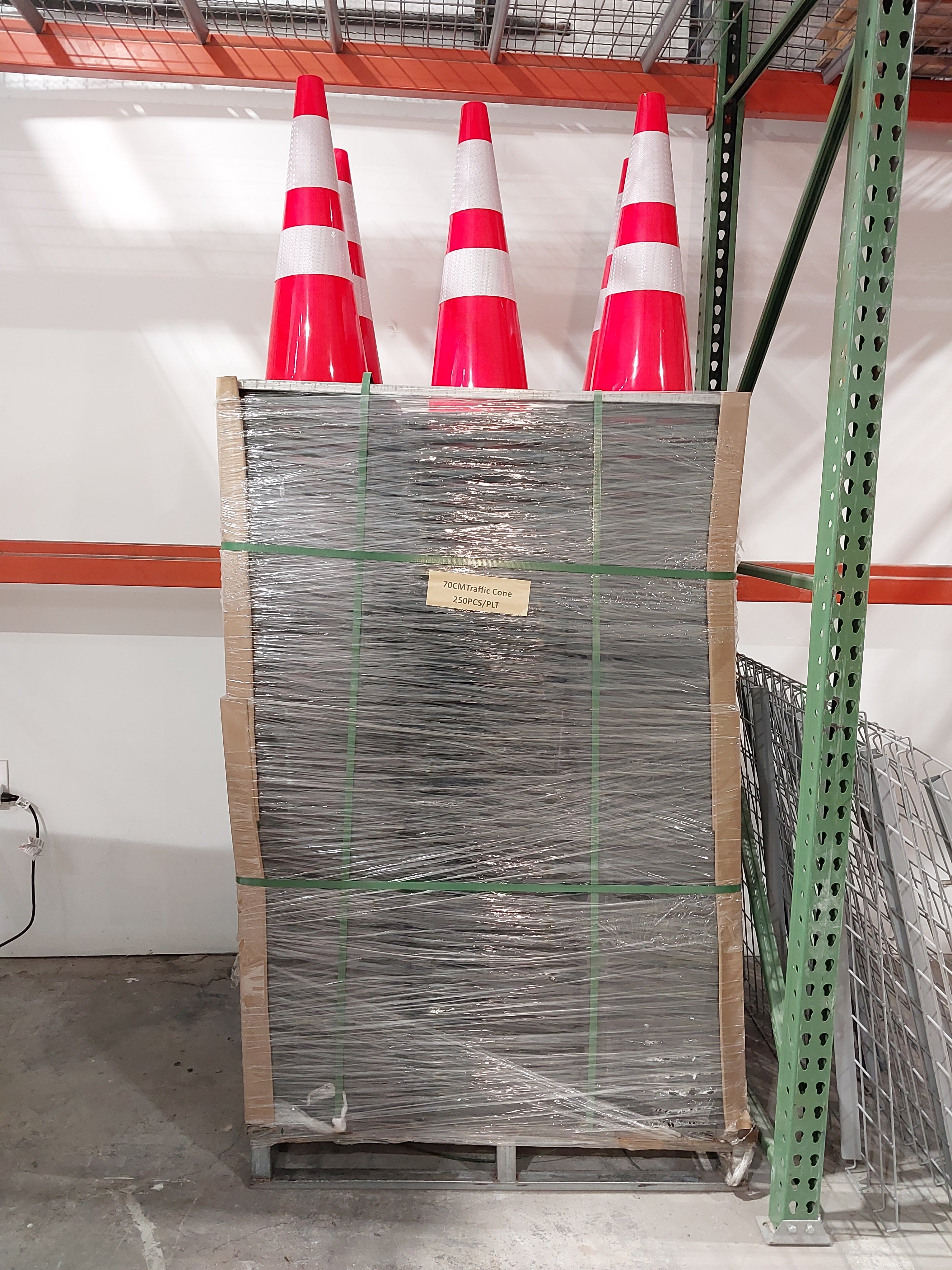 Unused 28" H Traffic Cones Safety Road Parking Cone With Black Weighted Base 1pc (MSRP: $15.5)