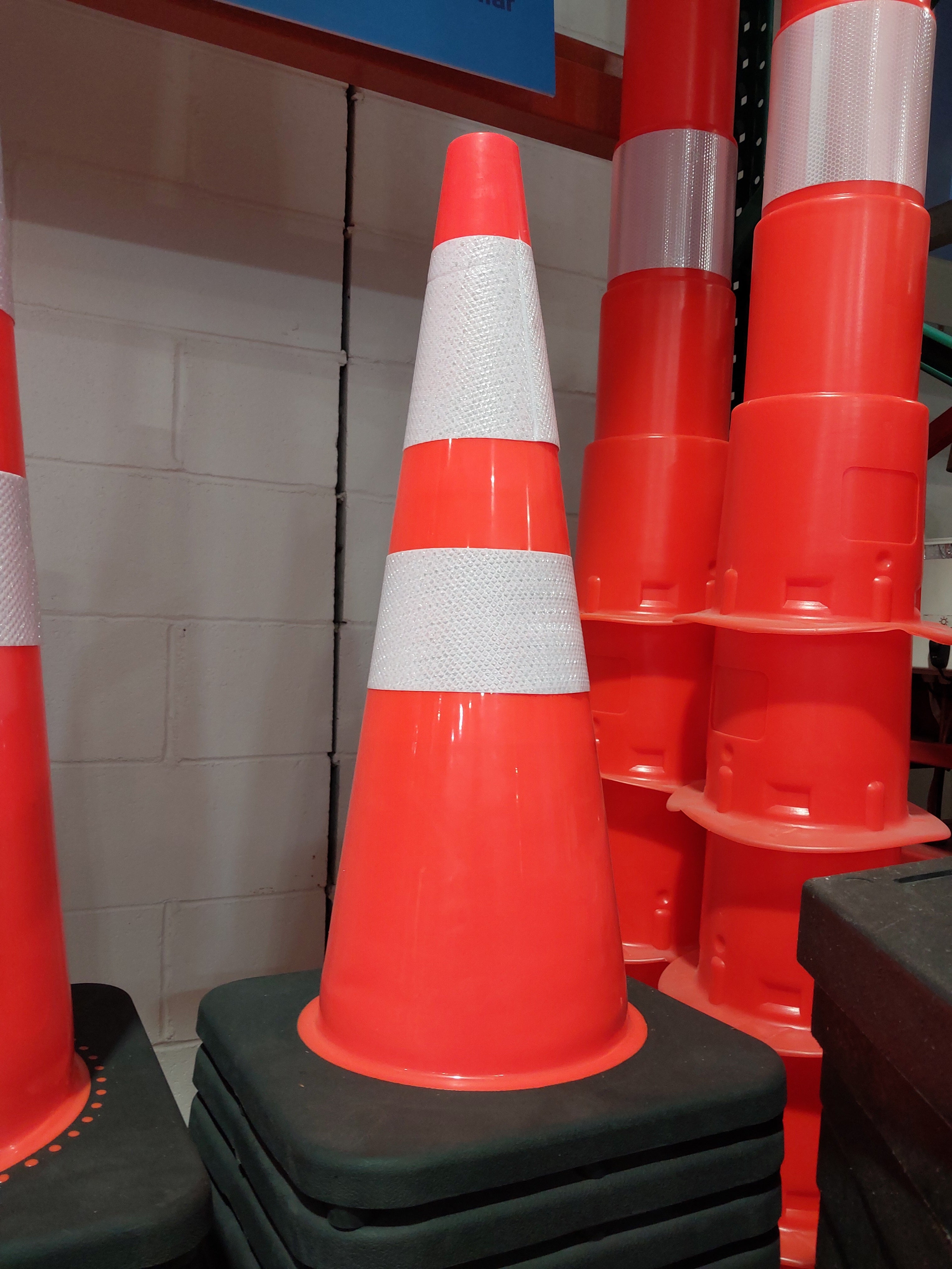 Unused 28" H Traffic Cones Safety Road Parking Cone With Black Weighted Base 1pc (MSRP: $15.5)