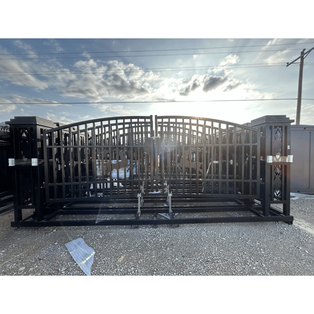 Unused Greatbear Iron gate 20' single arc hollow with Deer in the middle (MSRP: $3,199)