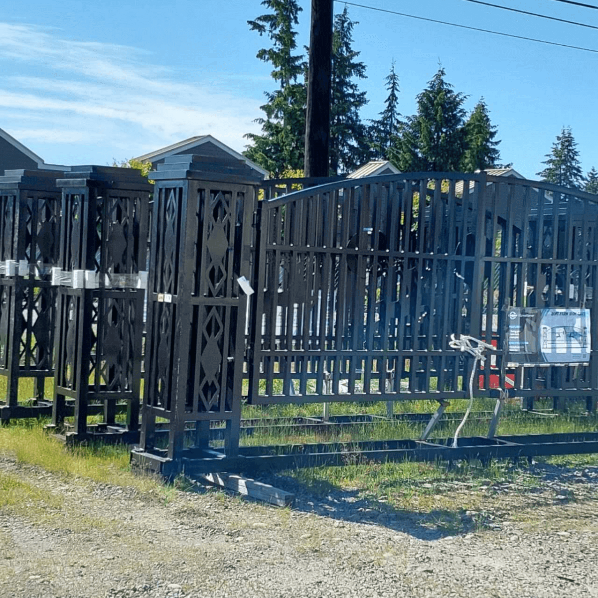 Unused Greatbear Iron gate 20' single arc hollow with Deer in the middle (MSRP: $3,199)