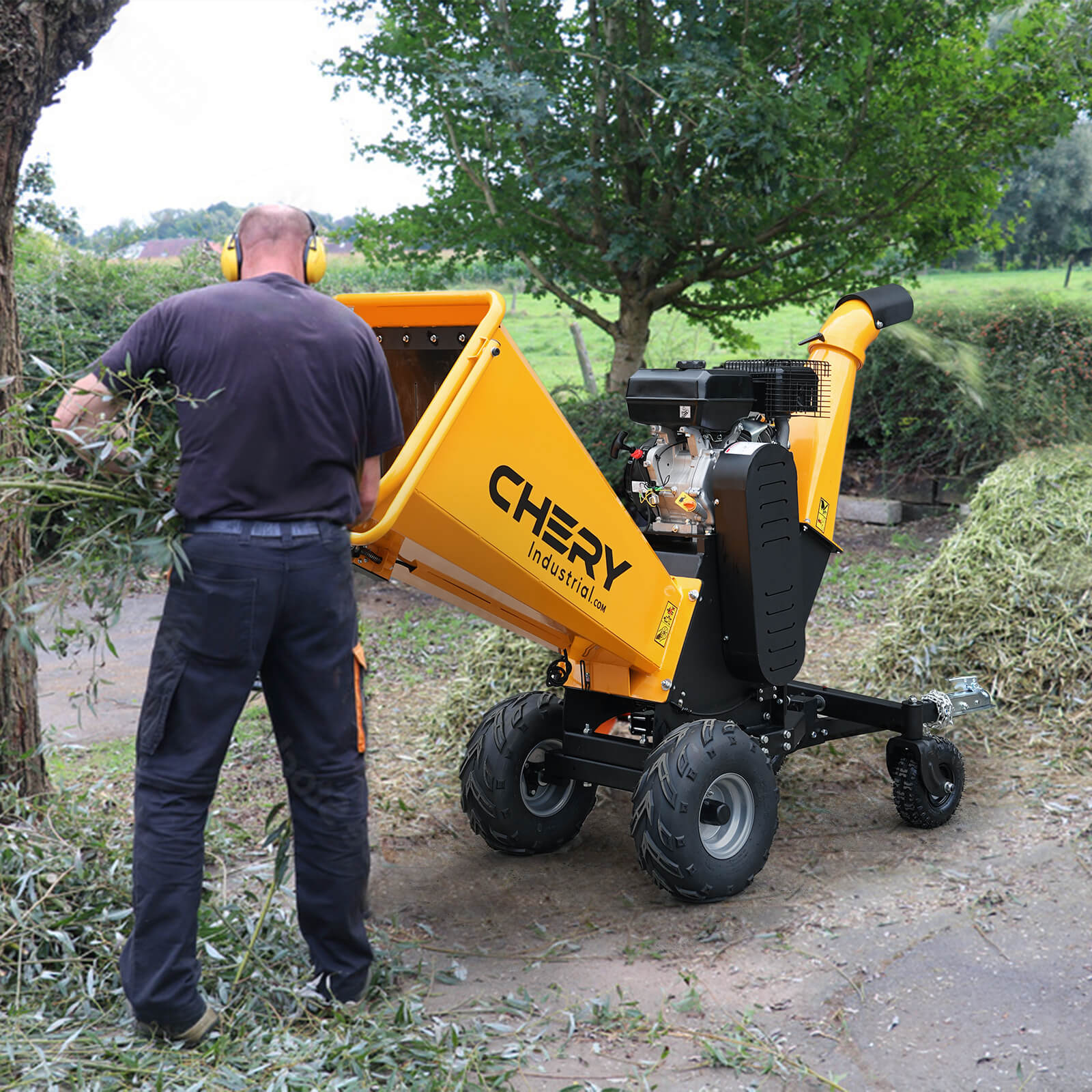 6" 15 HP 420cc Chipper Shredder