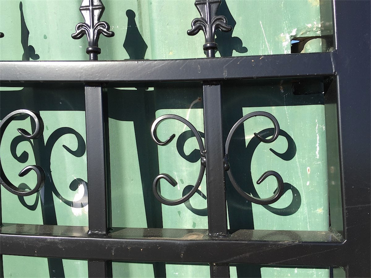 Iron Gate 20' - No Decor