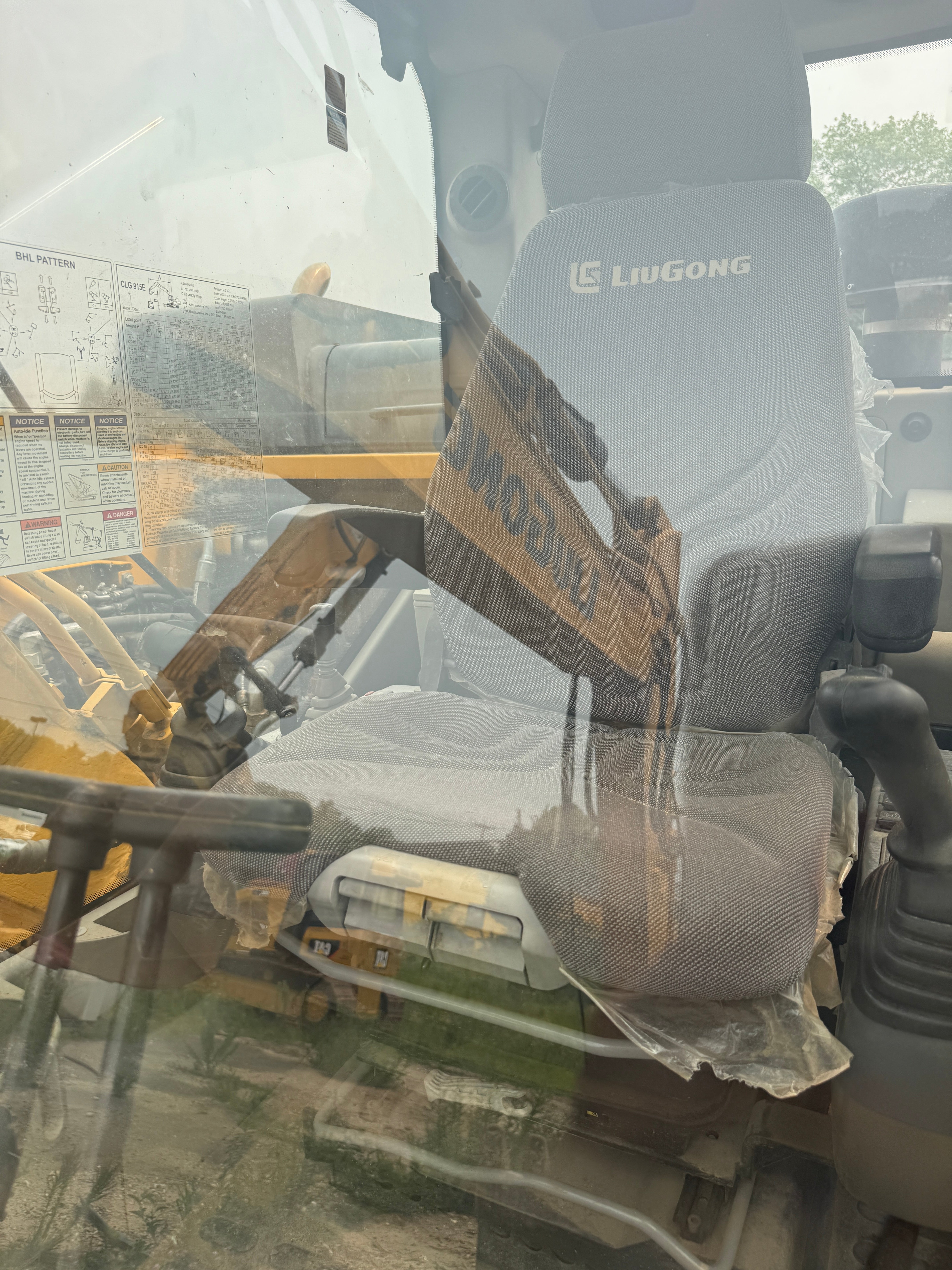 Used LiuGong Excavator CLG915E