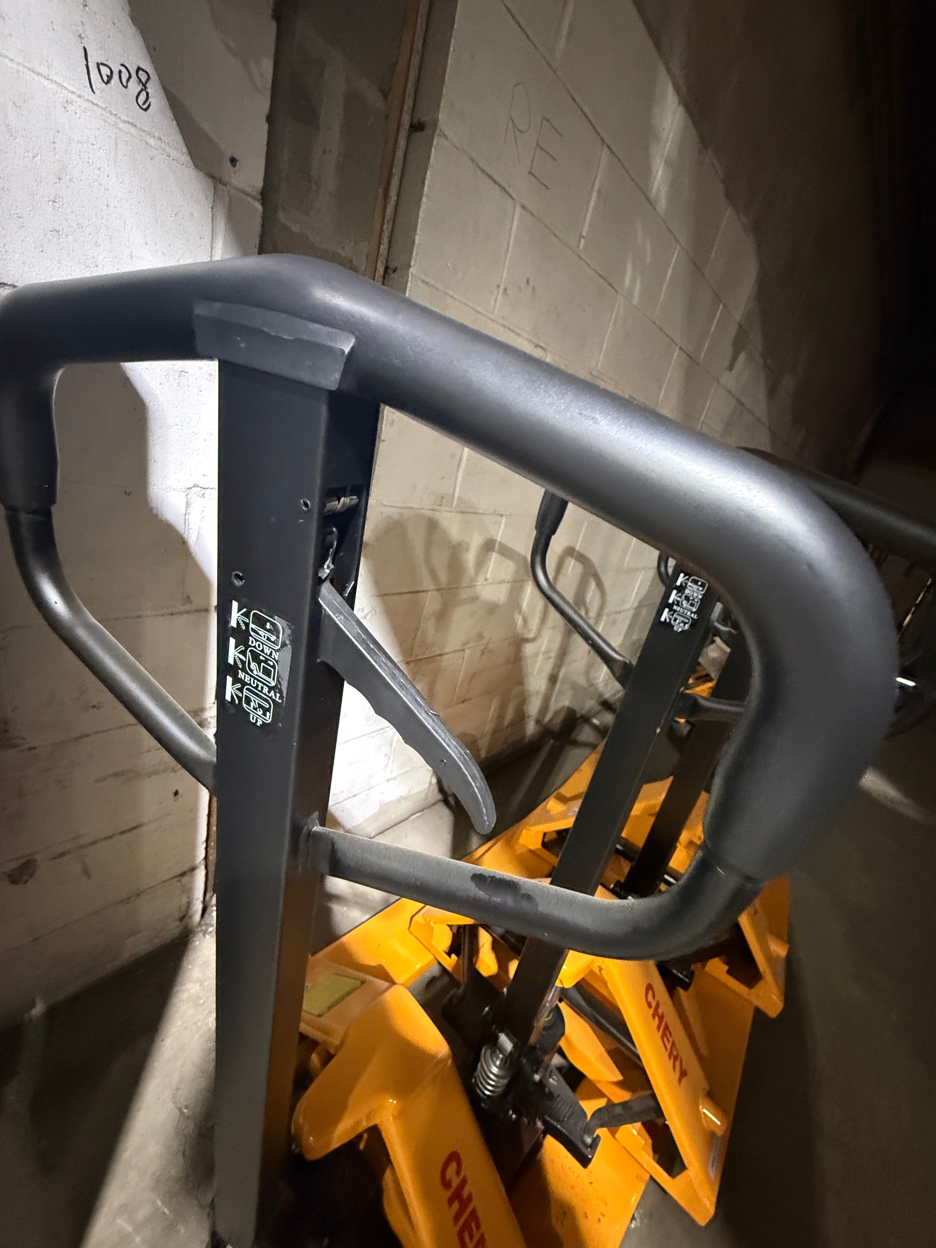 Unused Manual Jack Chery