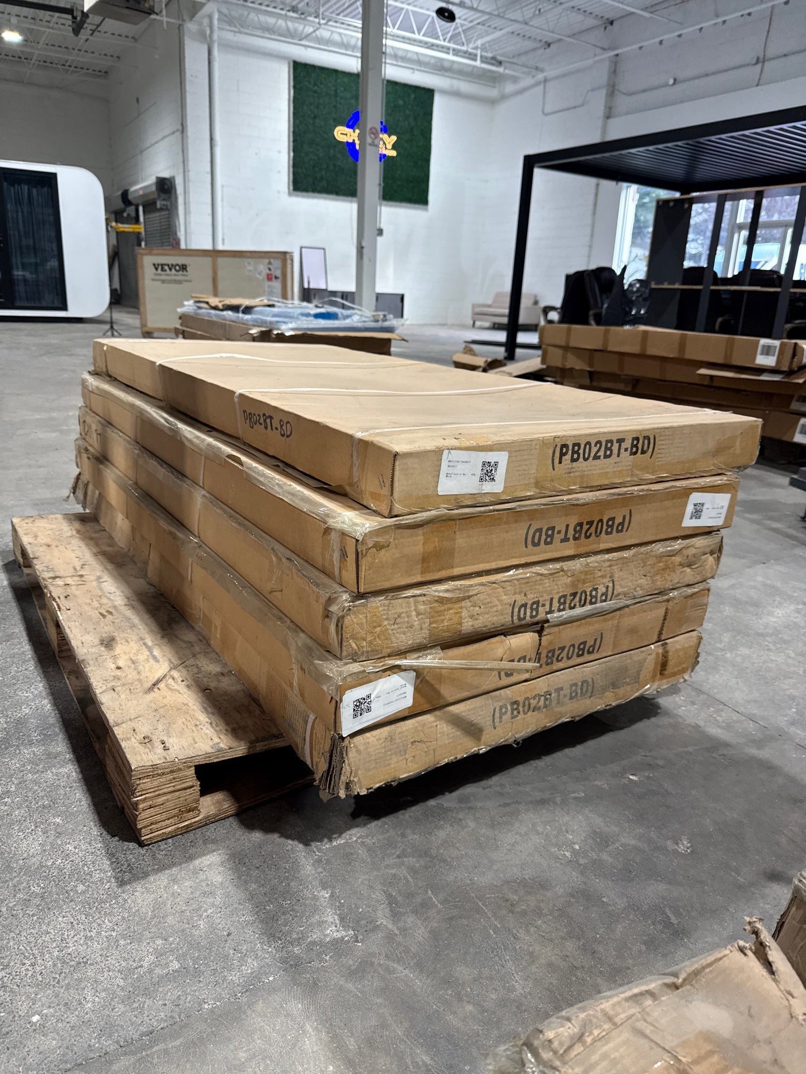 Unused Chery Industrial Metal Cushion Box -  400L (MSRP: $299)
