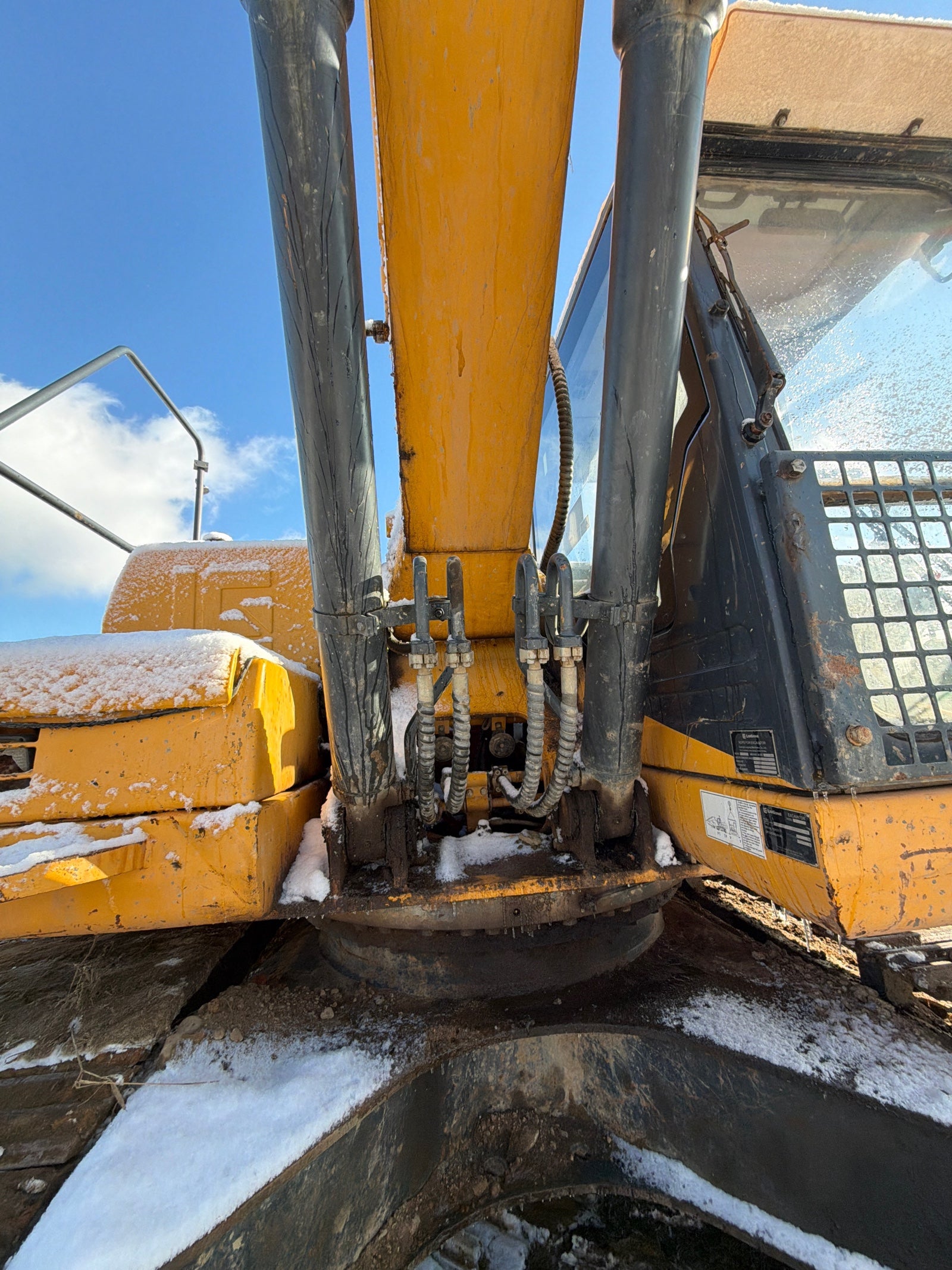 Used LiuGong Excavator CLG922E
